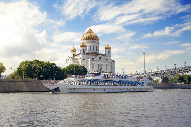 Новый взгляд на любимый город: круглогодичные круизы на яхтах-ресторанах по Москве-реке