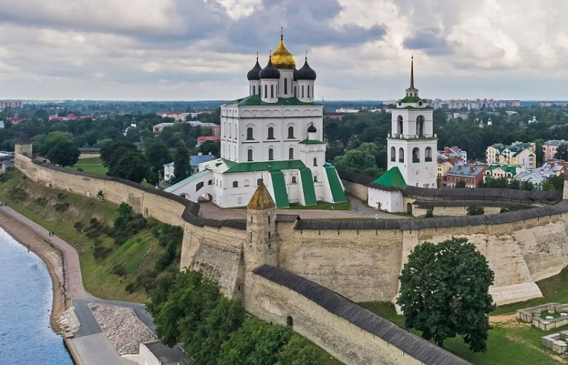 Лемана про псков. Псковский кром Псков. Псковский Кремль кром. Псковская область Псковский Кремль. Псковской Республики.